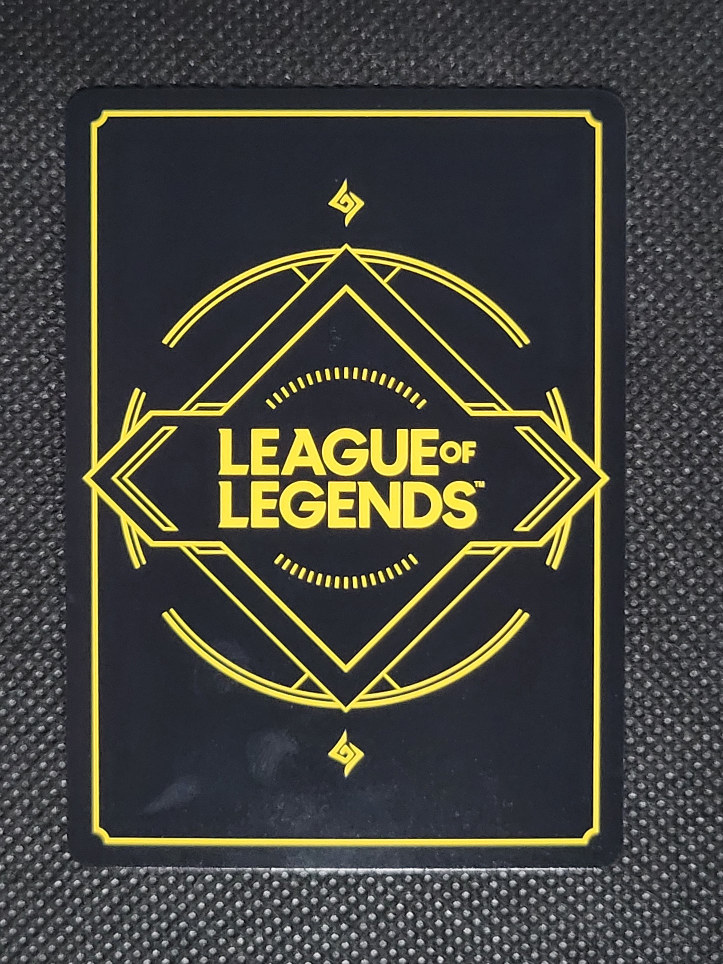 Piltover Enforcer (Vi) — Signature|Foil — ID 19220